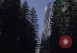 Standbild El Capitan Southeast face Mariposa California USA, 1976, aus Sekunde 12 historischem Filmmaterial Videoclip 65675031134