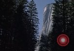 Standbild El Capitan Southeast face Mariposa California USA, 1976, aus Sekunde 15 historischem Filmmaterial Videoclip 65675031134