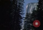 Standbild El Capitan Southeast face Mariposa California USA, 1976, aus Sekunde 21 historischem Filmmaterial Videoclip 65675031134