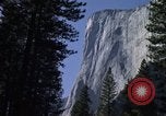 Standbild El Capitan Southeast face Mariposa California USA, 1976, aus Sekunde 31 historischem Filmmaterial Videoclip 65675031134