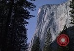 Standbild El Capitan Southeast face Mariposa California USA, 1976, aus Sekunde 32 historischem Filmmaterial Videoclip 65675031134