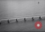 Standbild Chesapeake Bay Bridge-Tunnel Hingabe Virginia Beach United States USA, 1964, aus Sekunde 16 historischem Filmmaterial Videoclip 65675031135