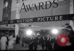 Standbild Sidney Poitier erste afrikanische amerikanische Empfänger von Oscar Hollywood Los Angeles California USA, 1964, aus Sekunde 11 historischem Filmmaterial Videoclip 65675031136
