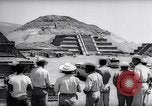 Standbild Queen Julian Mexiko, 1964, aus Sekunde 51 historischem Filmmaterial Videoclip 65675031137