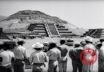 Standbild Queen Julian Mexiko, 1964, aus Sekunde 53 historischem Filmmaterial Videoclip 65675031137