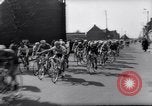 Standbild Fahrrad Rennen Europa, 1964, aus Sekunde 18 historischem Filmmaterial Videoclip 65675031139