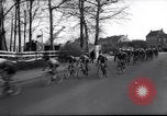 Standbild Fahrrad Rennen Europa, 1964, aus Sekunde 29 historischem Filmmaterial Videoclip 65675031139