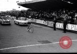 Standbild Fahrrad Rennen Europa, 1964, aus Sekunde 35 historischem Filmmaterial Videoclip 65675031139