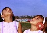 Standbild sky diving Rota Spanien, 1965, aus Sekunde 5 historischem Filmmaterial Videoclip 65675031179