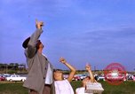 Standbild sky diving Rota Spanien, 1965, aus Sekunde 14 historischem Filmmaterial Videoclip 65675031179
