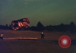 Standbild sky diving Rota Spanien, 1965, aus Sekunde 28 historischem Filmmaterial Videoclip 65675031179