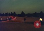 Standbild sky diving Rota Spanien, 1965, aus Sekunde 29 historischem Filmmaterial Videoclip 65675031179