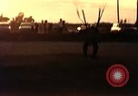 Standbild sky diving Rota Spanien, 1965, aus Sekunde 56 historischem Filmmaterial Videoclip 65675031179
