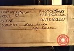 Standbild sky diving Rota Spanien, 1965, aus Sekunde 7 historischem Filmmaterial Videoclip 65675031180