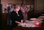 Image textile and clothing United States USA, 1948, de la seconde 4 séquences d'archives historiques vidéo 65675031184