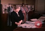 Image textile and clothing United States USA, 1948, de la seconde 5 séquences d'archives historiques vidéo 65675031184