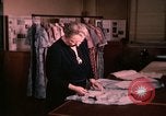 Image textile and clothing United States USA, 1948, de la seconde 7 séquences d'archives historiques vidéo 65675031184
