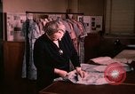 Image textile and clothing United States USA, 1948, de la seconde 10 séquences d'archives historiques vidéo 65675031184