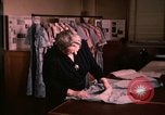 Image textile and clothing United States USA, 1948, de la seconde 12 séquences d'archives historiques vidéo 65675031184