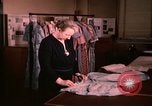 Image textile and clothing United States USA, 1948, de la seconde 14 séquences d'archives historiques vidéo 65675031184