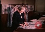 Image textile and clothing United States USA, 1948, de la seconde 18 séquences d'archives historiques vidéo 65675031184