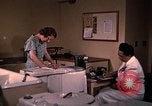 Standbild Hausrat United States USA, 1948, aus Sekunde 8 historischem Filmmaterial Videoclip 65675031185