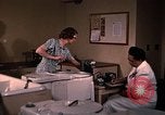 Standbild Hausrat United States USA, 1948, aus Sekunde 11 historischem Filmmaterial Videoclip 65675031185