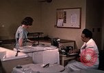 Standbild Hausrat United States USA, 1948, aus Sekunde 13 historischem Filmmaterial Videoclip 65675031185