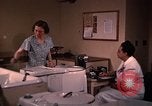 Standbild Hausrat United States USA, 1948, aus Sekunde 39 historischem Filmmaterial Videoclip 65675031185