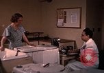 Standbild Hausrat United States USA, 1948, aus Sekunde 45 historischem Filmmaterial Videoclip 65675031185