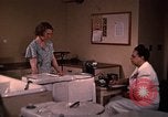 Standbild Hausrat United States USA, 1948, aus Sekunde 49 historischem Filmmaterial Videoclip 65675031185