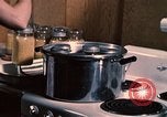 Immagine di Ricerca di alloggiamento United States USA, 1948, secondo 12 filmato di repertorio 65675031186