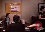 Standbild Familie Wirtschaft United States USA, 1948, aus Sekunde 4 historischem Filmmaterial Videoclip 65675031187