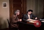 Standbild Familie Wirtschaft United States USA, 1948, aus Sekunde 40 historischem Filmmaterial Videoclip 65675031187
