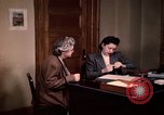 Standbild Familie Wirtschaft United States USA, 1948, aus Sekunde 45 historischem Filmmaterial Videoclip 65675031187