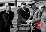 Standbild Fingerprinting United States USA, 1936, aus Sekunde 18 historischem Filmmaterial Videoclip 65675031189