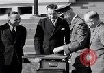 Standbild Fingerprinting United States USA, 1936, aus Sekunde 23 historischem Filmmaterial Videoclip 65675031189