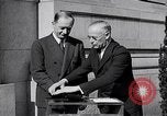 Standbild Fingerprint Service Station United States USA, 1936, aus Sekunde 15 historischem Filmmaterial Videoclip 65675031190