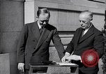 Standbild Fingerprint Service Station United States USA, 1936, aus Sekunde 25 historischem Filmmaterial Videoclip 65675031190