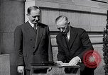 Standbild Fingerprint Service Station United States USA, 1936, aus Sekunde 28 historischem Filmmaterial Videoclip 65675031190
