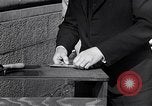 Standbild Fingerprint Service Station United States USA, 1936, aus Sekunde 54 historischem Filmmaterial Videoclip 65675031190
