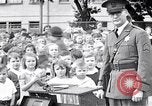 Standbild Kinder Fingerabdrücke United States USA, 1936, aus Sekunde 1 historischem Filmmaterial Videoclip 65675031193