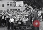 Standbild Kinder Fingerabdrücke United States USA, 1936, aus Sekunde 20 historischem Filmmaterial Videoclip 65675031193