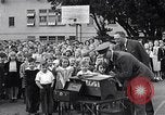 Standbild Kinder Fingerabdrücke United States USA, 1936, aus Sekunde 21 historischem Filmmaterial Videoclip 65675031193