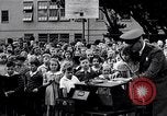 Standbild Kinder Fingerabdrücke United States USA, 1936, aus Sekunde 34 historischem Filmmaterial Videoclip 65675031193