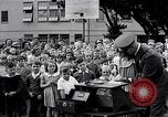 Standbild Kinder Fingerabdrücke United States USA, 1936, aus Sekunde 38 historischem Filmmaterial Videoclip 65675031193
