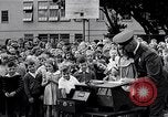 Standbild Kinder Fingerabdrücke United States USA, 1936, aus Sekunde 41 historischem Filmmaterial Videoclip 65675031193