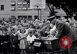 Standbild Kinder Fingerabdrücke United States USA, 1936, aus Sekunde 43 historischem Filmmaterial Videoclip 65675031193