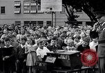 Standbild Kinder Fingerabdrücke United States USA, 1936, aus Sekunde 45 historischem Filmmaterial Videoclip 65675031193