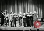 Immagine di Humorists United States USA, 1945, secondo 23 filmato di repertorio 65675031225
